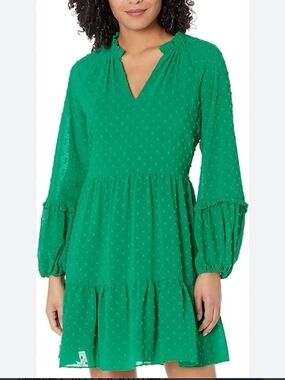 Dres Color Green Ruffles CeCe  Women Long Sleeve V Neck Size Small Excellent Con